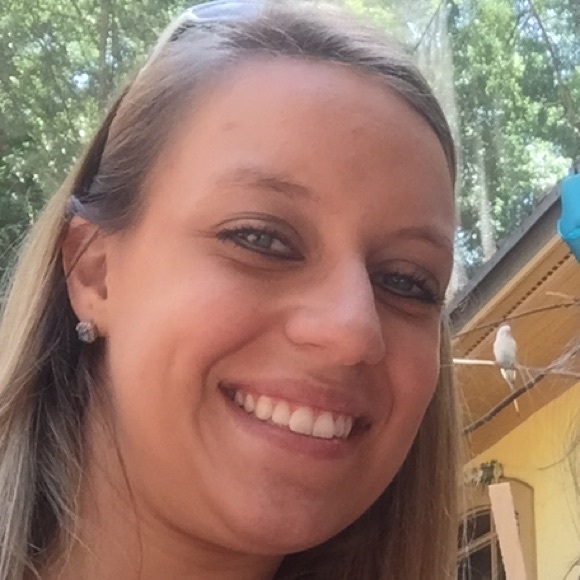 Meet your Posher, Jennifer - Picture 1 of 1